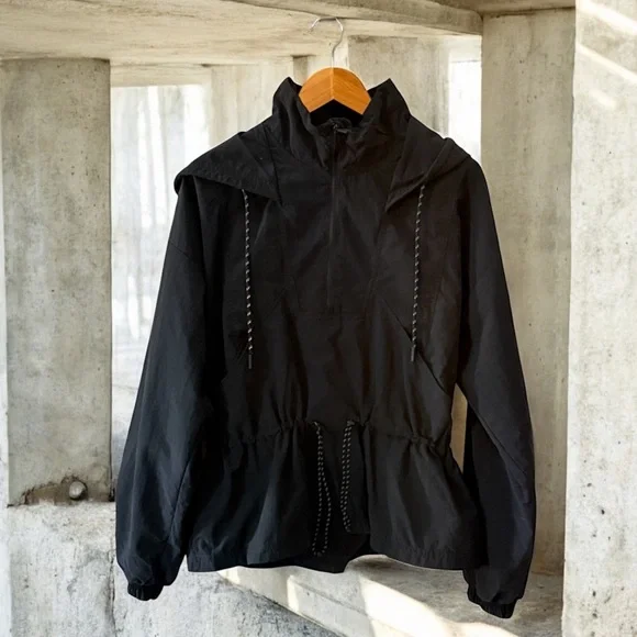 Calla Women’s Black Quarter Zipped Jacket! Large! - Picture 2 of 8